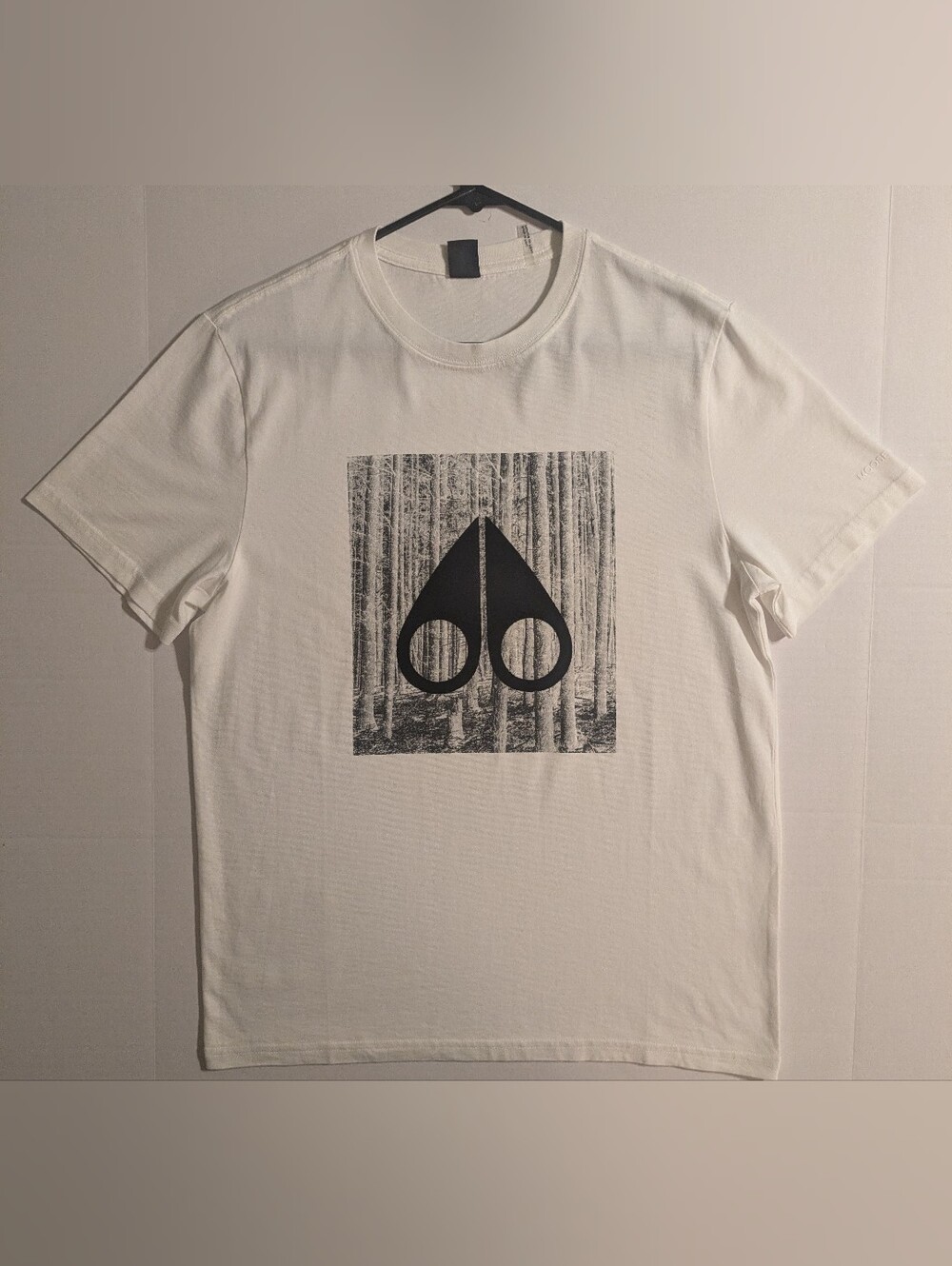 Moose Knuckes White Graphic Crewneck T-Shirt- S (NWOT)
